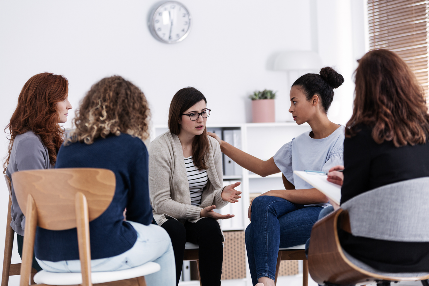 femmes échangeant entre elles sur le TDPM